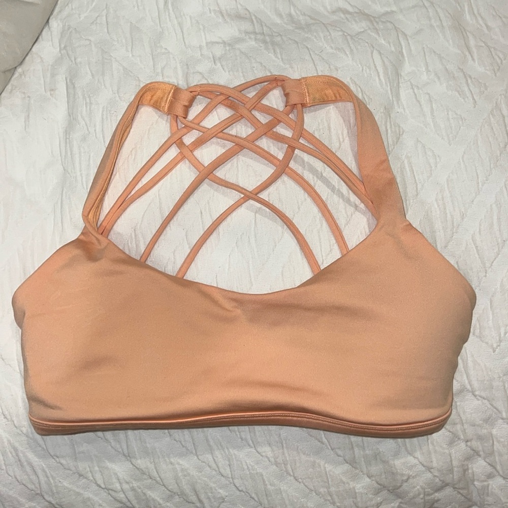 Lululemon Free to be bra